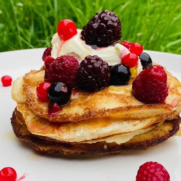 Groovy Keto Pancakes with Berries